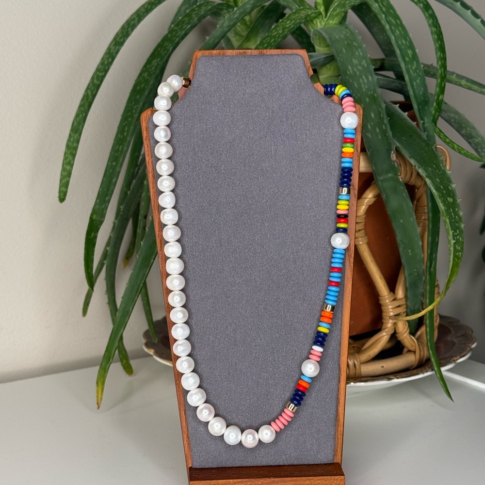 Martha Calvo Asymmetrical Pearl Rainbow Bead Necklace Gold Statement 28” - Picture 7 of 8